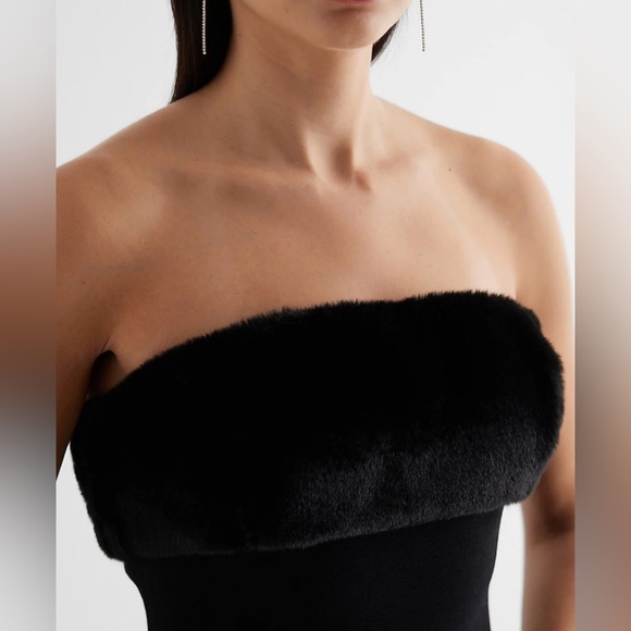 NWOT Express Faux Fur Trim Strapless Mini Sweater Dress - Picture 4 of 9